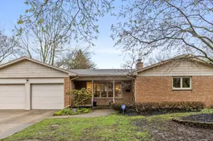 2404 Cambridge Dr SE, Grand Rapids, MI 49506 - Photo 1