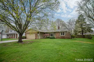 2594 W Chester Dr, Zeeland, MI 49464 - Photo 1