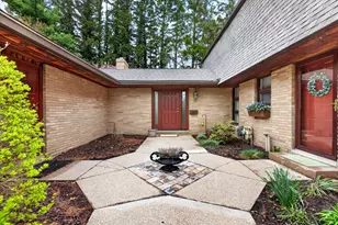 2727 S Lakeshore Dr, Saint Joseph, MI 49085 - Photo 1