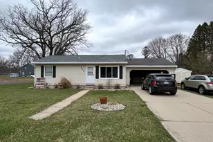 500 E Grant St, Greenville, MI 48838 - Photo 1