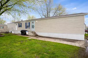1139 Lincoln Ave, Holland, MI 49423 - Photo 1