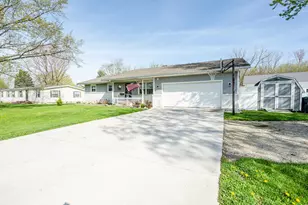 549 Manitou Rd, Saint Joseph, MI 49085 - Photo 1