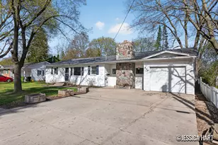 424 S Luray St, Greenville, MI 48838 - Photo 1