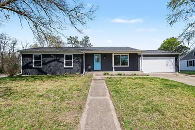 107 E Oakland Place, Battle Creek, MI 49015 - Photo 1