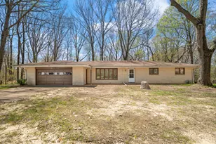 4796 Naomi Ln, Saint Joseph, MI 49085 - Photo 1
