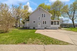 1000 Evergreen St SE, Grand Rapids, MI 49507 - Photo 1