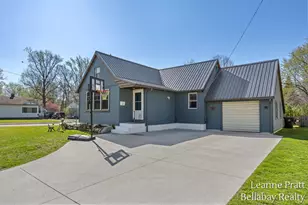 636 E Colfax St, Hastings, MI 49058 - Photo 1