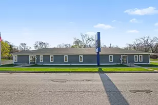 3044 Glade St, Muskegon, MI 49444 - Photo 1