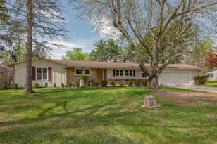 1054 Riverside Dr, Battle Creek, MI 49015 - Photo 1