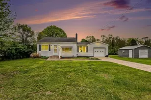 615 Gregory Pl, Jackson, MI 49202 - Photo 1