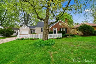 118 Ivanhoe Ave NE, Grand Rapids, MI 49546 - Photo 1