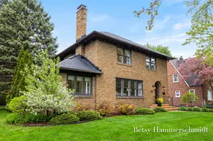 417 Cheshire Dr NE, Grand Rapids, MI 49505 - Photo 1