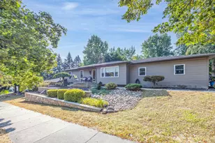 602 Oak Street St, Big Rapids, MI 49307 - Photo 1