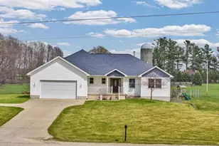8965 S 35 Rd, Cadillac, MI 49601 - Photo 1