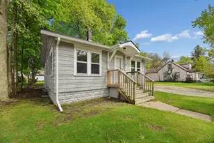 1135 Lavette Ave, Benton Harbor, MI 49022 - Photo 1