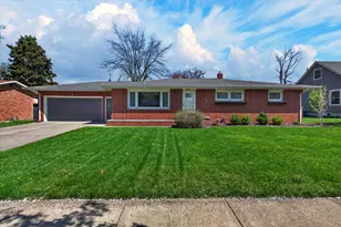 2821 Lakeview Ave, Saint Joseph, MI 49085 - Photo 1