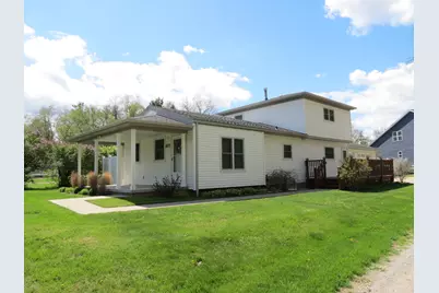 8672 Creston, Pinckney, MI 48169 - Photo 1