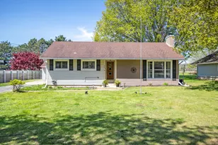 155 Elizabeth Dr, Owosso, MI 48867 - Photo 1