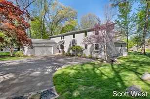 2909 Cascade Springs Dr SE, Grand Rapids, MI 49546 - Photo 1