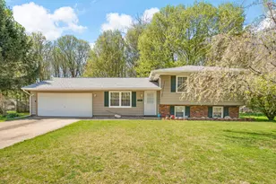 917 Kensington Dr, Niles, MI 49120 - Photo 1