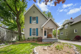 102 Bowne St NE, Grand Rapids, MI 49505 - Photo 1