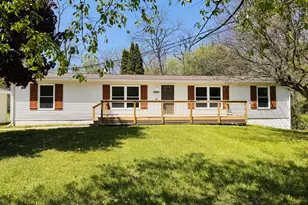 2432 Bond St, Niles, MI 49120 - Photo 1