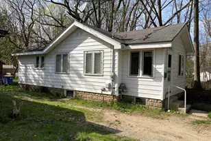 3067 Effie Pl NE, Grand Rapids, MI 49505 - Photo 1