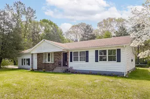 45523 Eleanor Dr, Decatur, MI 49045 - Photo 1