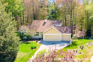 17239 Quail Creek Dr, Spring Lake, MI 49456 - Photo 1