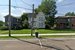 119 W Washington St, Vicksburg, MI 49097 - Photo 1