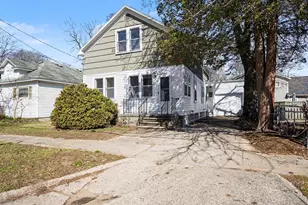892 W Forest Ave, Muskegon, MI 49441 - Photo 1