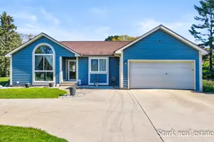1636 Westwind Ct, Muskegon, MI 49445 - Photo 1