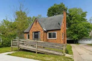 1017 McAllister Ave, Benton Harbor, MI 49022 - Photo 1