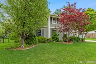 1646 Laurel Ave SE, Grand Rapids, MI 49506 - Photo 1