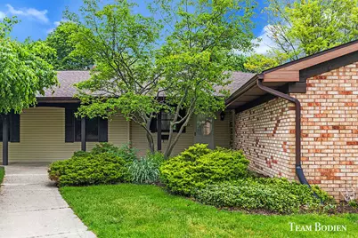 201 Bona Vista Drive NW #21, Grand Rapids, MI 49504 - Photo 1