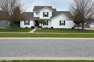 8876 Swancrest Dr, Saginaw, MI 48609 - Photo 1