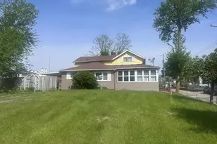 10 Willow St, Hillsdale, MI 49242 - Photo 1
