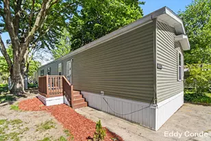 4872 Pamela Ave SE, Grand Rapids, MI 49548 - Photo 1