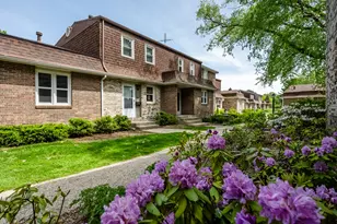 2514 Essex Ct, Saint Joseph, MI 49085 - Photo 1