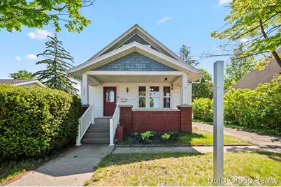 124 N Warren Avenue, Big Rapids, MI 49307 - Photo 1