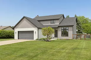 729 Maiden Ln, Saint Joseph, MI 49085 - Photo 1