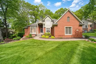8352 Alta Vista Dr, Pinckney, MI 48169 - Photo 1