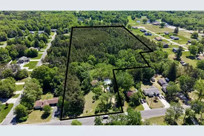 4404 S Sheridan Drive, Muskegon, MI 49444 - Photo 1
