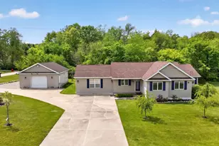 10740 Montview Dr, Jerome, MI 49249 - Photo 1