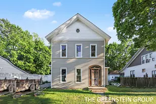 215 W Grove St, Greenville, MI 48838 - Photo 1