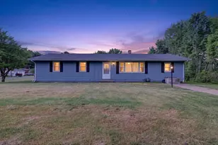 974 Emerson Ave, Benton Harbor, MI 49022 - Photo 1