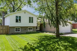 403 Lexington Dr, Saline, MI 48176 - Photo 1
