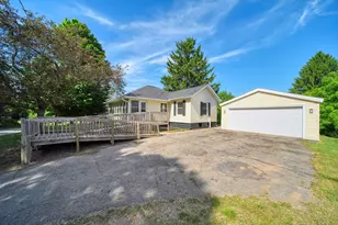 317 Lockwood St, Jackson, MI 49203 - Photo 1