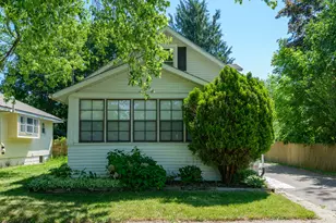 812 Washburn Ave, Kalamazoo, MI 49048 - Photo 1