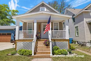 1347 Columbus Ave, Grand Haven, MI 49417 - Photo 1